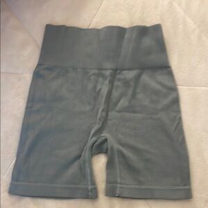 Green Gray High-Waisted Biker Shorts M